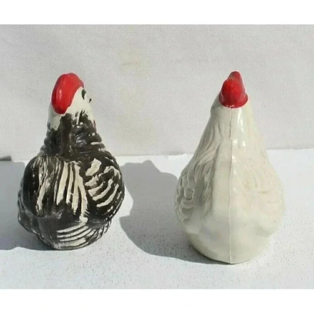 Vtg Plastic Chicken / Hen Poultry Bird Salt & Pepper Shakers Set Dinnerware